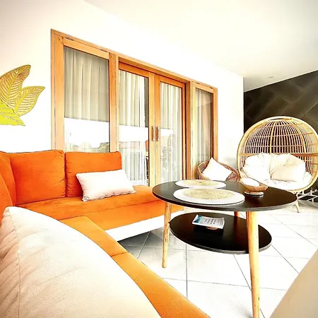 Villa Searra - Ocean Breeze Hideaway