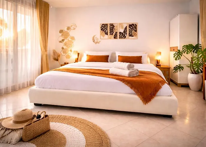 Boutique Yoga & Fitness Retreat - Walk To Nirvana Life Gym, Pool & Calm Vibes Canggu