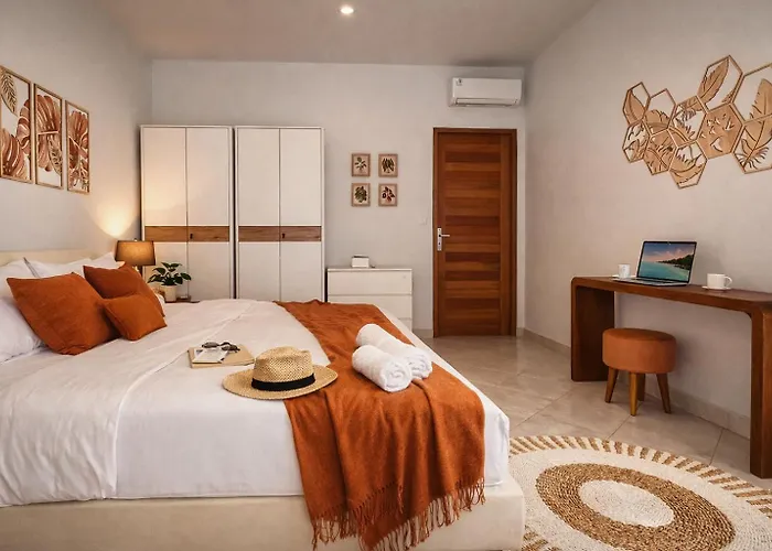 Boutique Yoga & Fitness Retreat - Walk To Nirvana Life Gym, Pool & Calm Vibes Habitación en casa particular